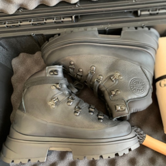 Canada Goose Journey Boot Black Color Size:6/37 - Picture 2 of 4